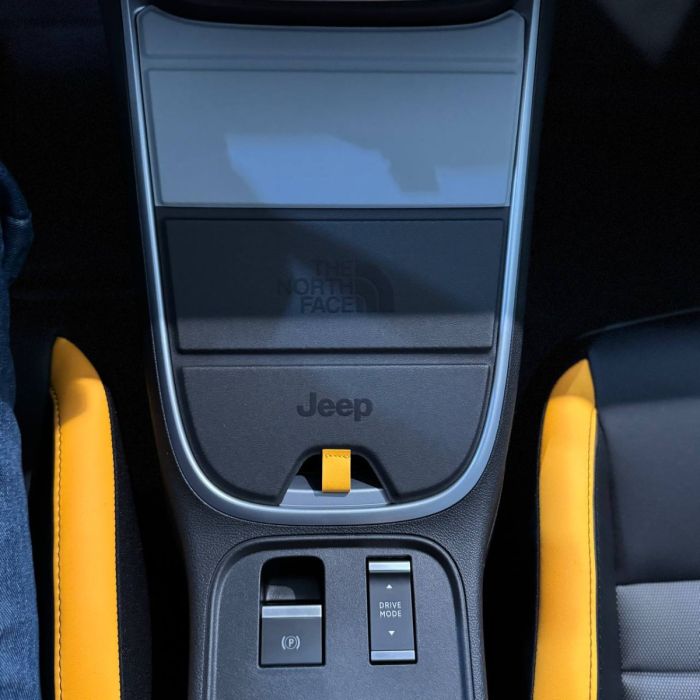 JEEP AVENGER 4xe North Face 1.2L e-Hybrid 136 к.с. АКПП-6 AWD