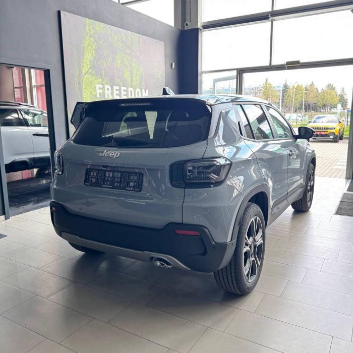 Jeep Avenger e-Hybrid 1,2 л АКПП-6 Summit
