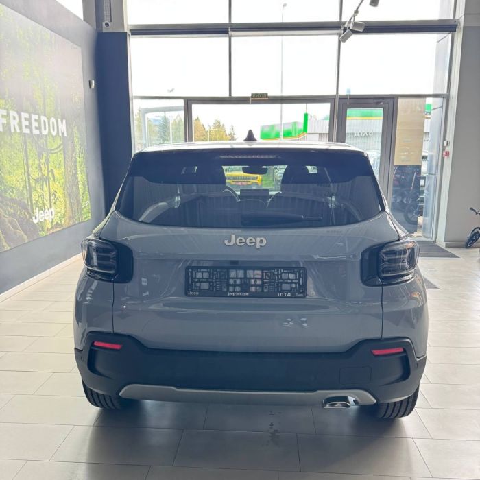 Jeep Avenger e-Hybrid 1,2 л АКПП-6 Summit