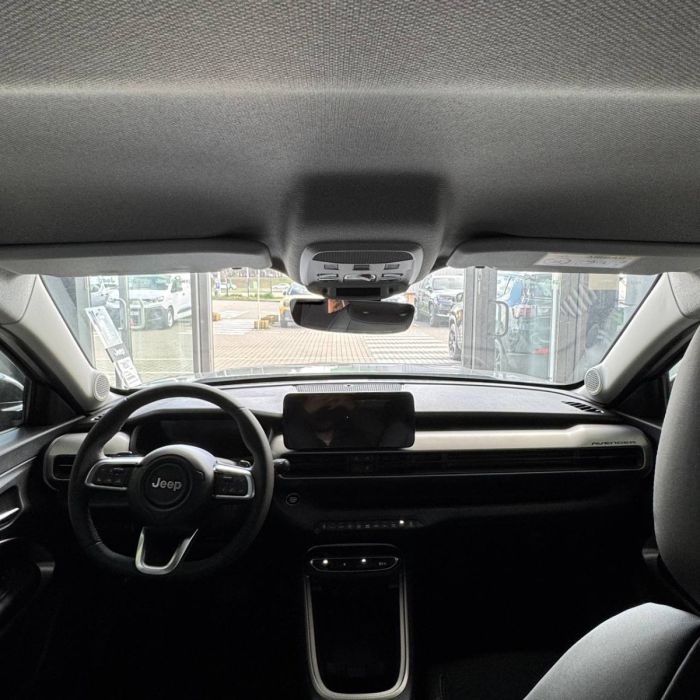 Jeep Avenger e-Hybrid 1,2 л АКПП-6 Summit