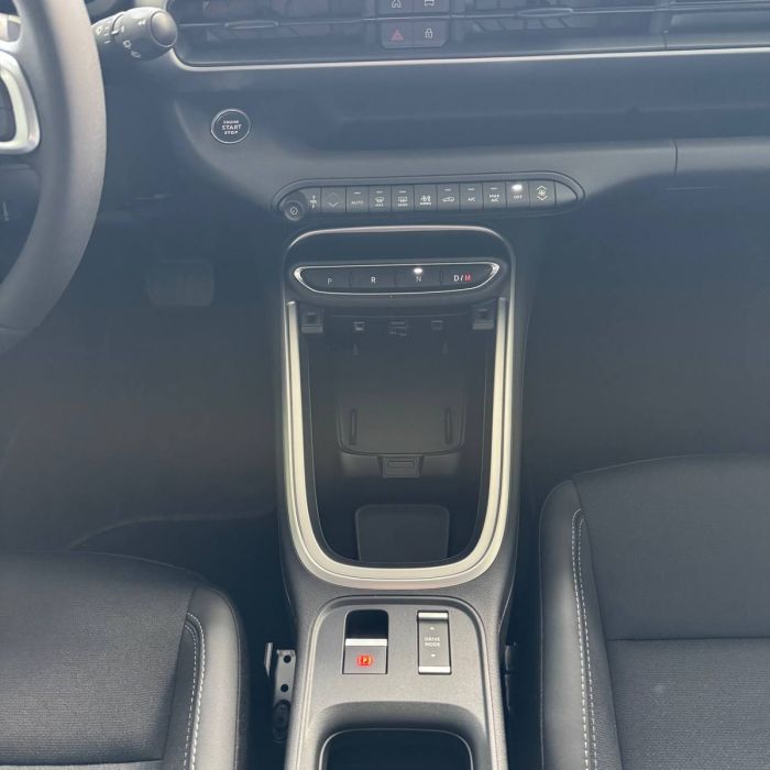 Jeep Avenger e-Hybrid 1,2 л АКПП-6 Summit
