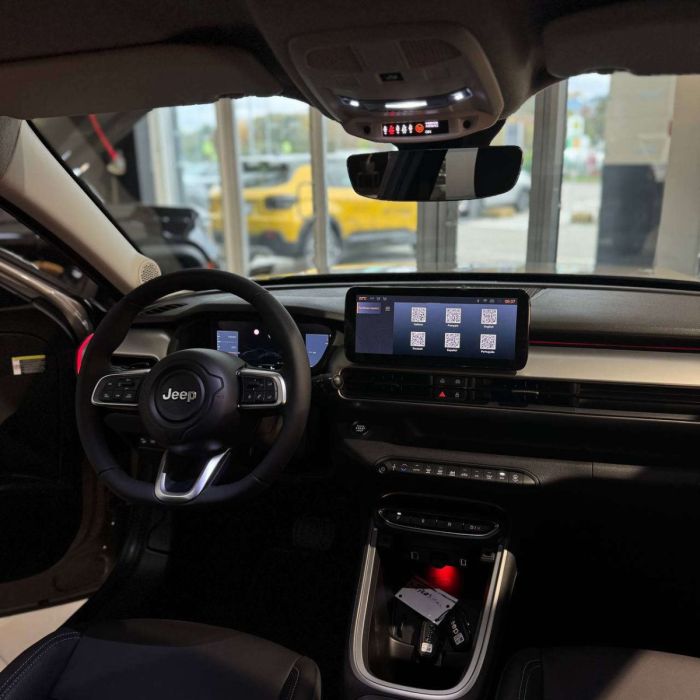 Jeep Avenger e-Hybrid 1,2 л АКПП-6 Summit