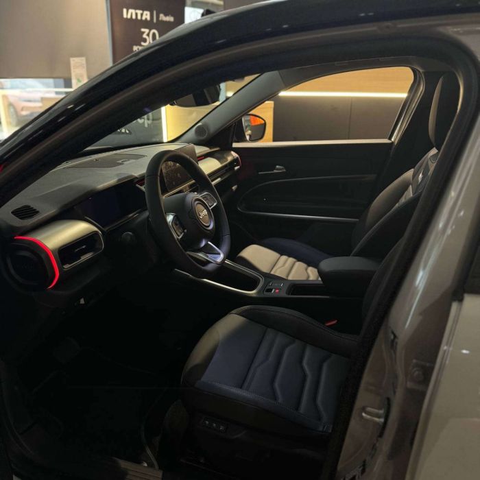 Jeep Avenger e-Hybrid 1,2 л АКПП-6 Summit