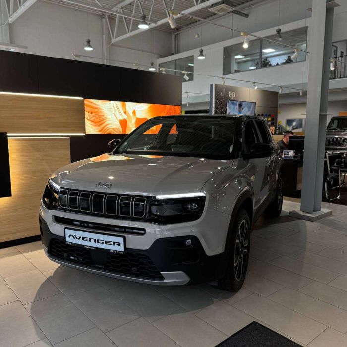 Jeep Avenger e-Hybrid 1,2 л АКПП-6 Summit