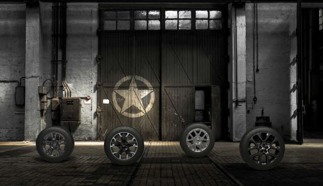 Чотири колеса в ангарі