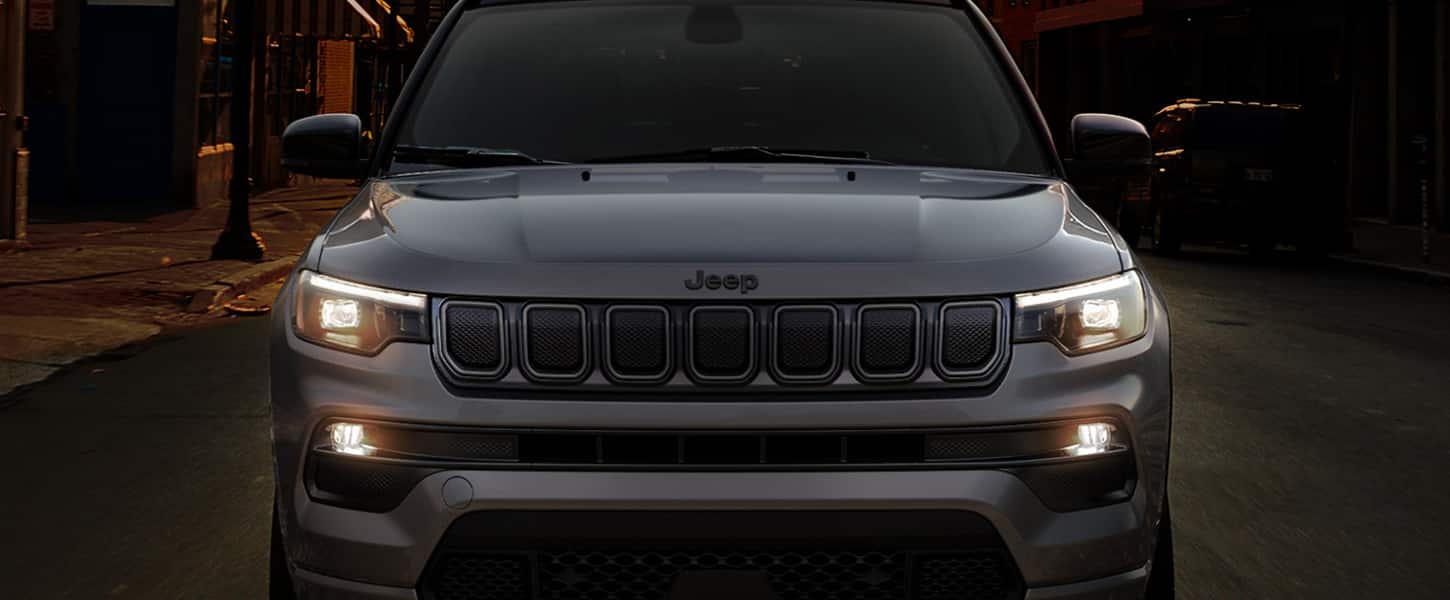 Jeep Compass, вигляд спереду вночі